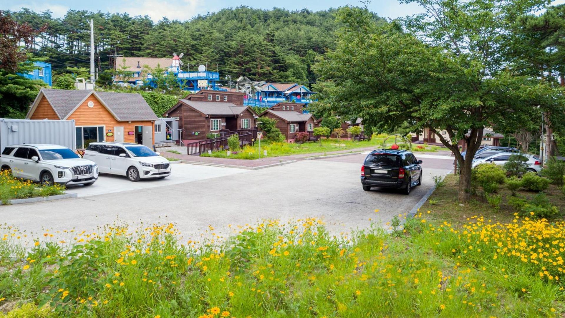 Gangneung Yasaenghwa Maeul Hotell Eksteriør bilde